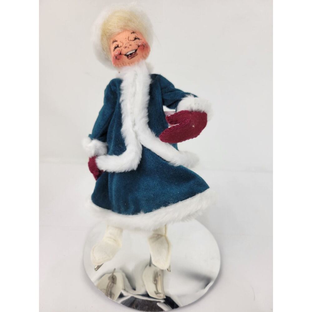 1991 Annalee Women Female Ice Skater Felt Plush Posable Doll Shiny Base 10”